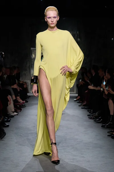 Look 37